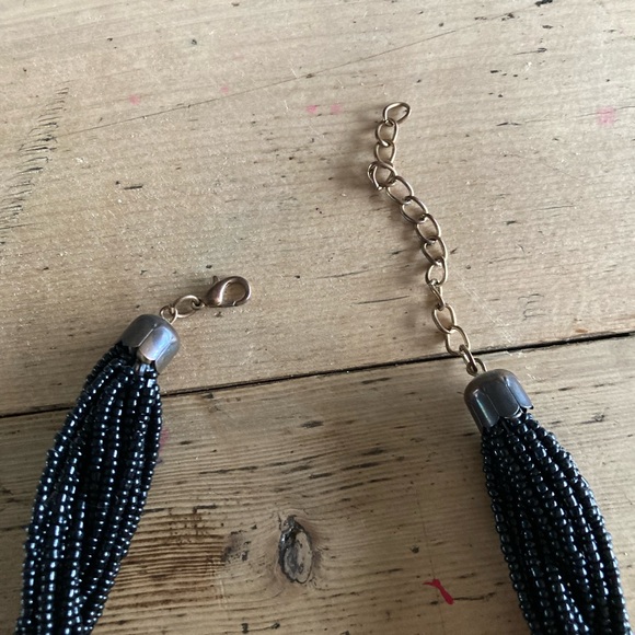 2/20$ Bold black beaded necklace - Picture 3 of 4
